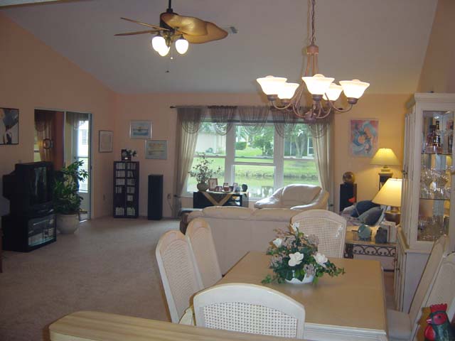 17Chestnutcreek-Living-Room