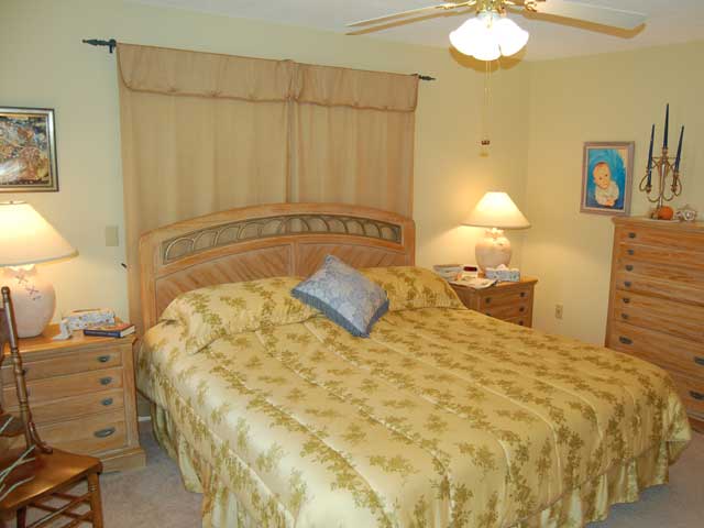 33Chestnutcreek-Master-Bedroom