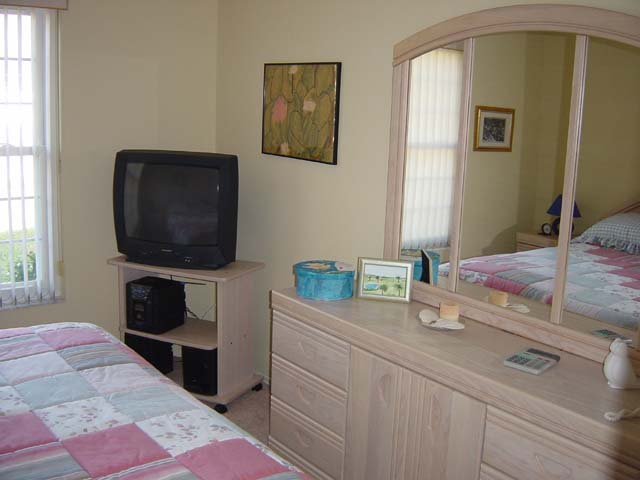 43Chestnutcreek-Guest-Bedroom