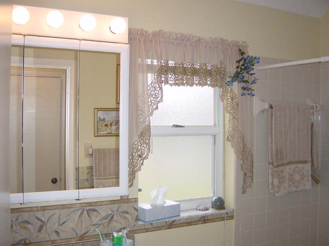 46Chestnutcreek-Guest-Bath